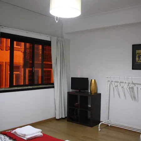 阿莱格里亚旅馆 *